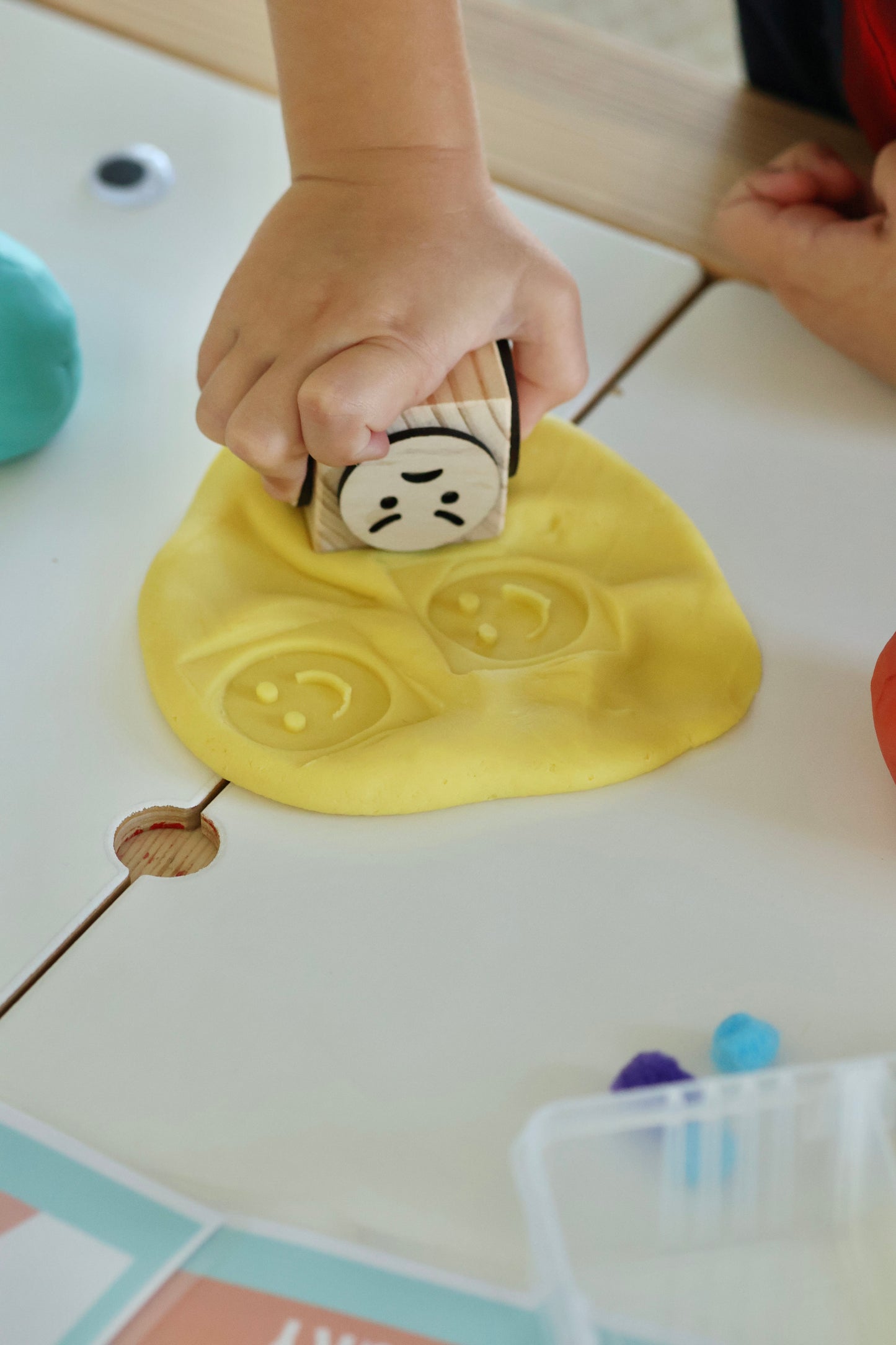 Feelings & Faces: Emotional Support Playdough Kit
